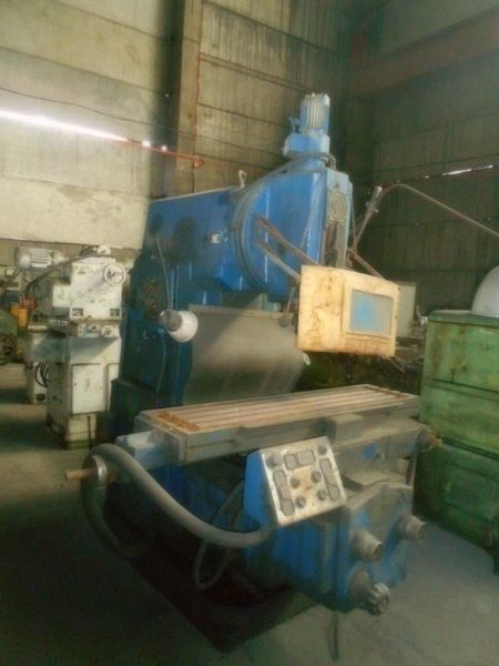 Станок вертикально-фрезерный 6Т12