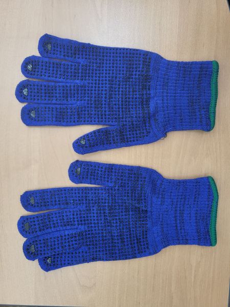Перчатки трикотажные цельновязанные бесшовные из смесовой пряжи (хлопка не менее 50% О с точечным ПХВ покрытием ладонной части, Ми сопротивление отрыву точечного покр не менее 150 циклов, манжет вязанный двойным оверлоком, р. 8, ТРТС 019/2011 (10.10)