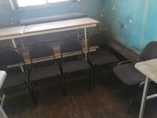 Стул полумягкий 