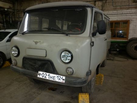 Автомобиль УАЗ 220695-04            