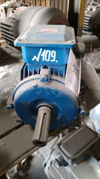 Двигатель_4АМ 112 М2
