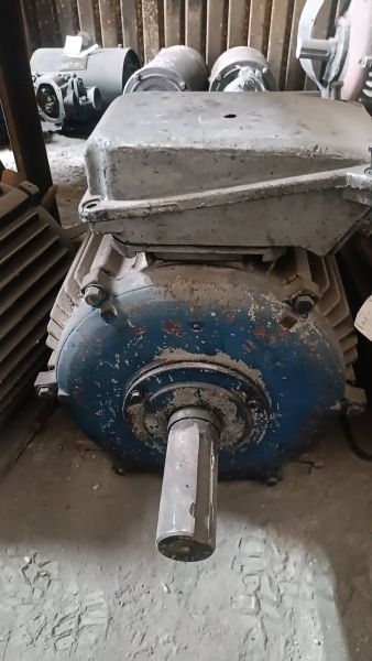 Двигатель 5 АИ 200 М4