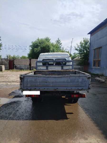 Автомобиль ГАЗ-33023