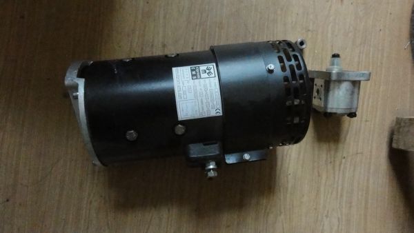 Насос с электродвигателем рулевого управления ЕВ 735 А072хА1А17 - 3ЕС 0,7/7,5/32 (в сборе)