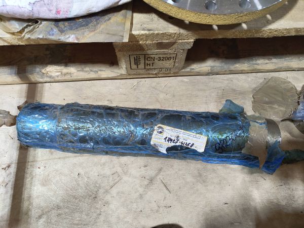 Вал 17М-27-41360 Komatsu