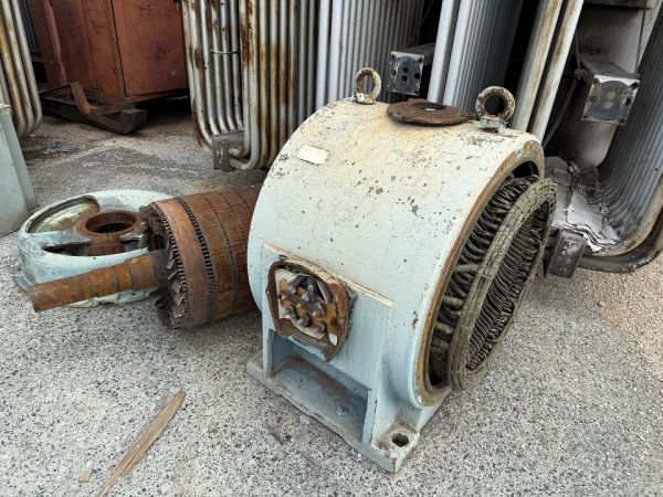 Двигатель разборный (статор, ротор, крышка) б/у