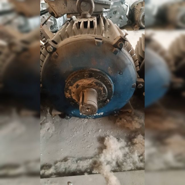 Двигатель 5 АИ 200 М4