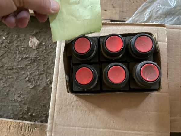 Кнопка КЕ-011 УЗ-01 исп 4 красная