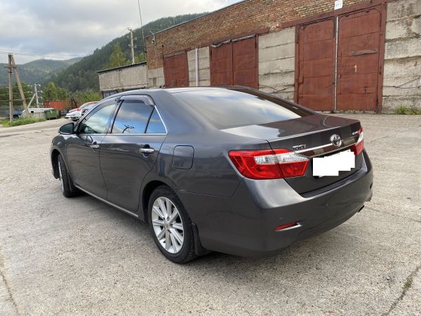 Автомобиль легковой TOYOTA CAMRY