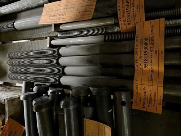 Шпиндель задвижки ф28, Ду200, Ру10 б/у