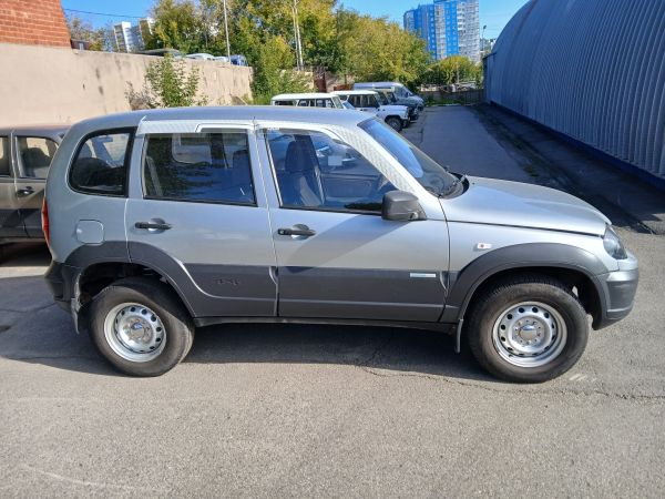 Транспортное средство  CHEVROLET NIVA 212300-55, светло-серебристый металлик
