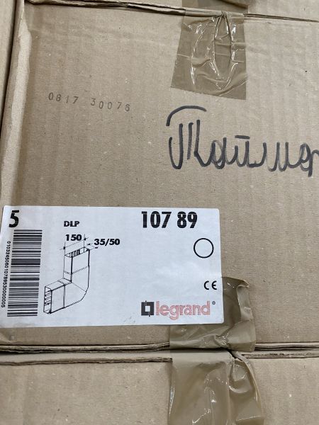 Угол Legrand 10789