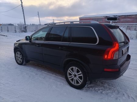 Автомобиль Volvo XC90