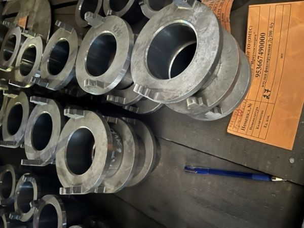 втулка фиксирующая Ду200  б/у