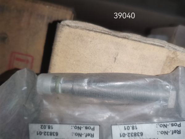 НПА_Концевой выключатель - Дверь вверху - находящийся в дверном гидроцилиндре