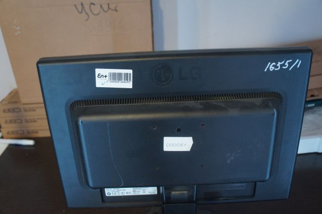 Монитор LG W1942S